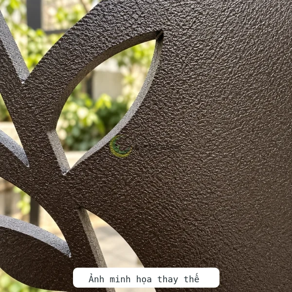 Ảnh minh họa thay thế: sơn nhám sần màu cát cháy trên cổng sắt CNC.